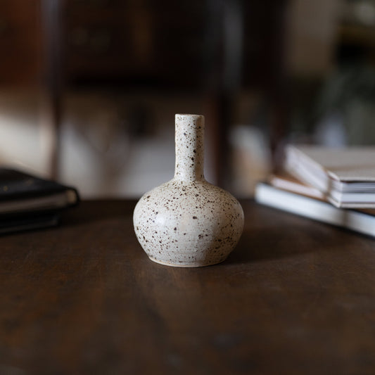 Vase in Speckled White