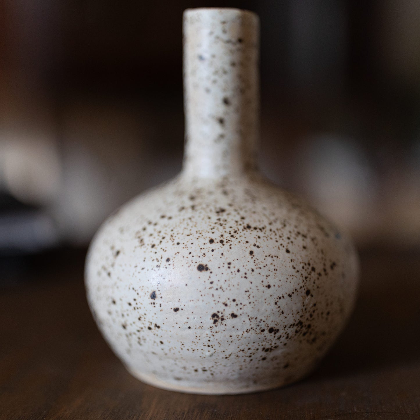 Vase in Speckled White