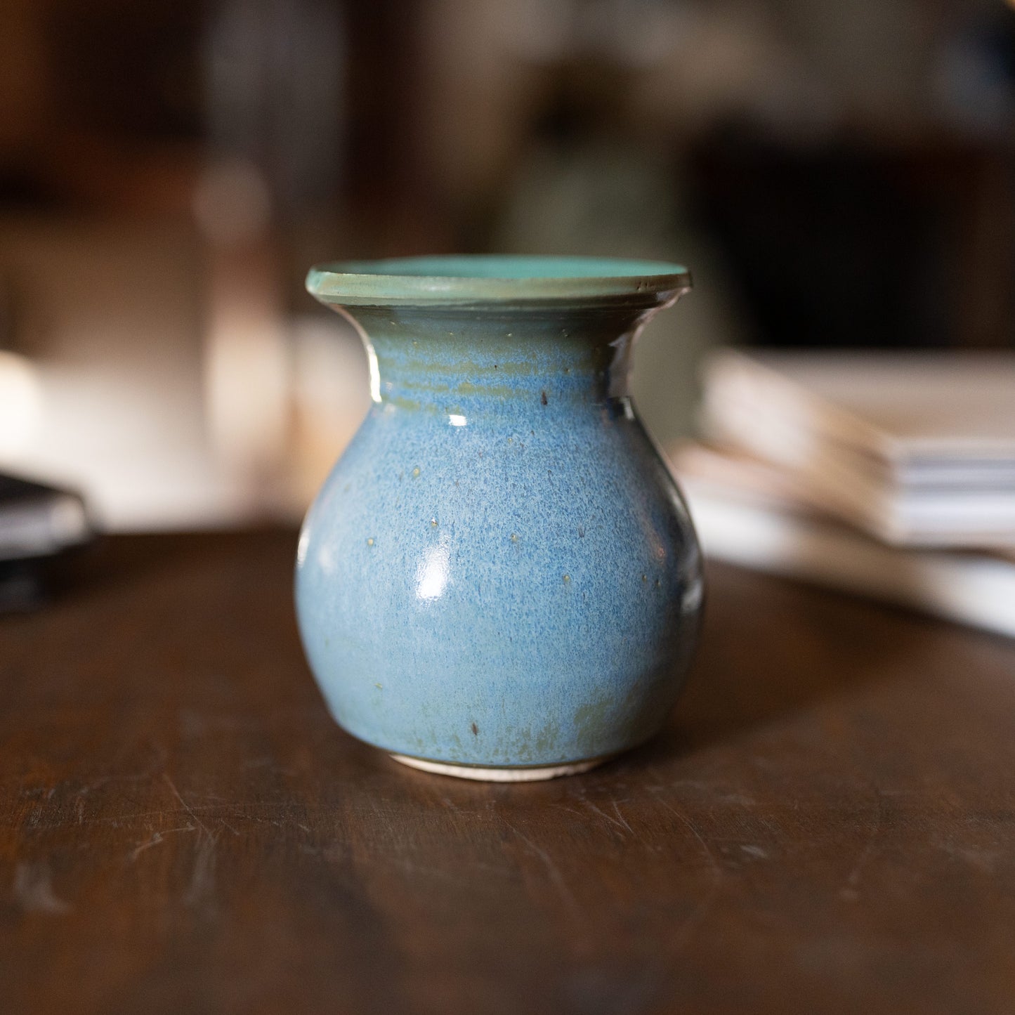 Vase in Antique Light Blue