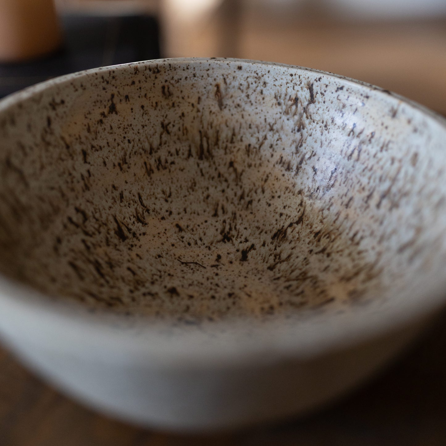 Serving Bowl in Speckled White